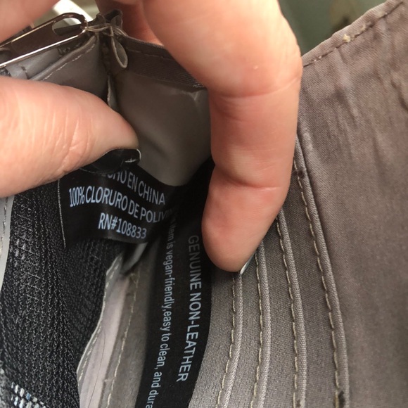 *SOLD on Ebay* Kenneth Cole Reaction Wallet - Picture 7 of 8